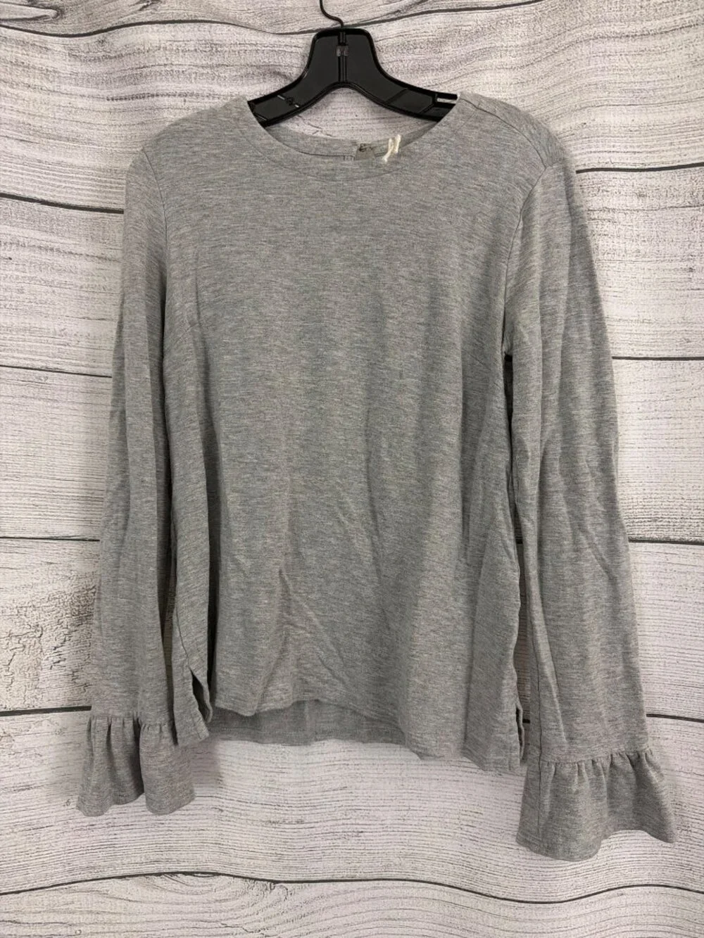 Teeberry & Weave Gray Long-Sleeve Top With Ruffle Cuffs Size S - Picture 1 of 3